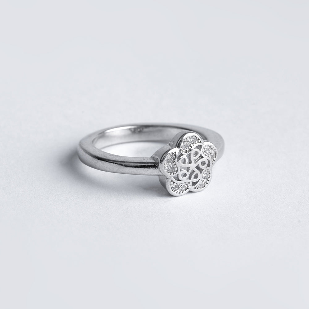 Unic Design Small Dimond Ring